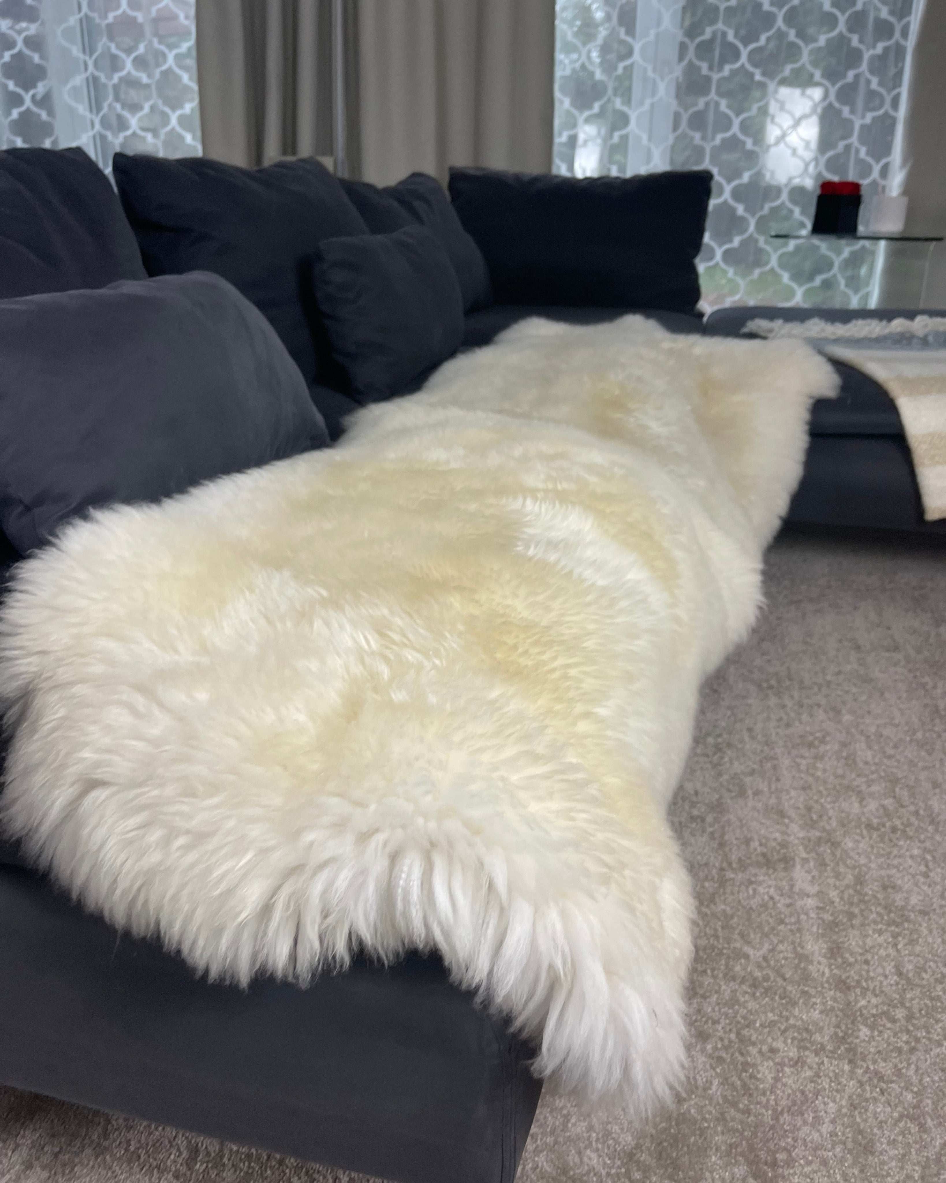 Schaffell Läufer – Gefertigt aus 2 Natur Schaffellen, 2m